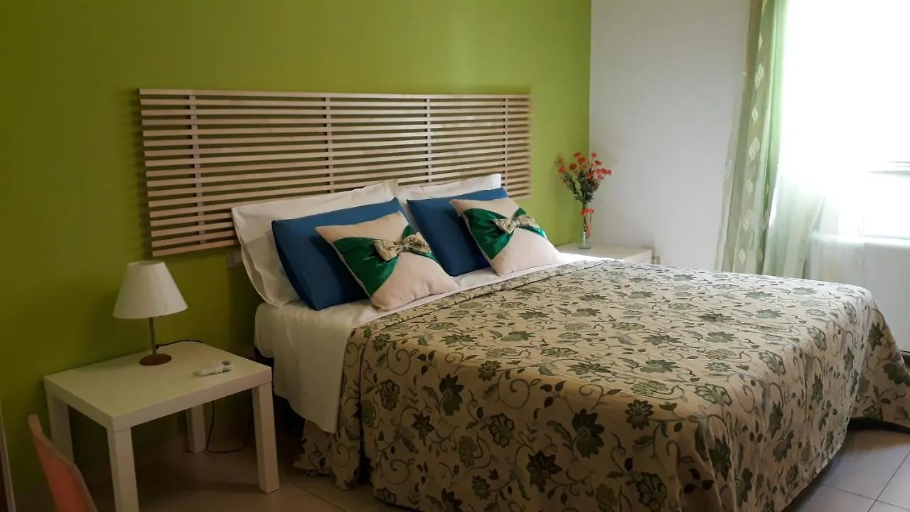 Casa Del Nonno Pietro Bed & Breakfast Castrofilippo 0*,